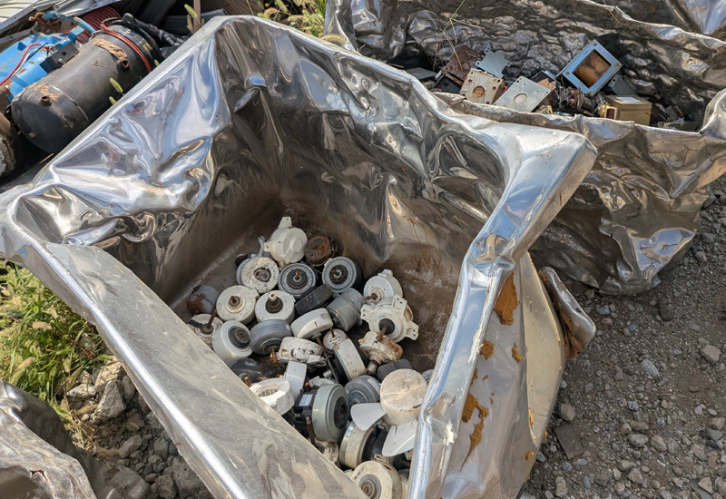 金属スクラップ